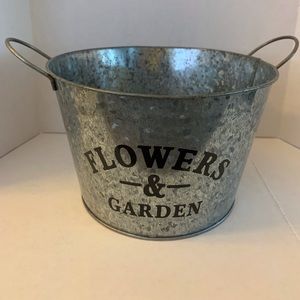 Flowers & Garden 4.2”H x 6.8”D Galvanized Planter Bucket